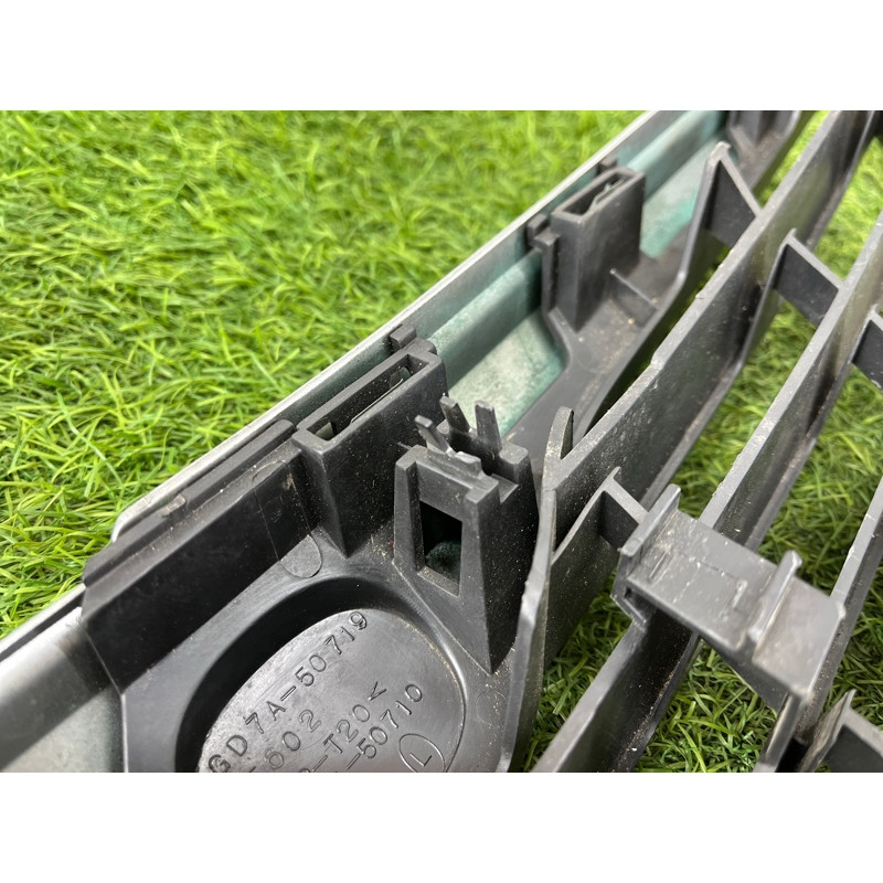 Решетка радиатора (наружные элементы кузова) Mazda 626 GF gd7a50710