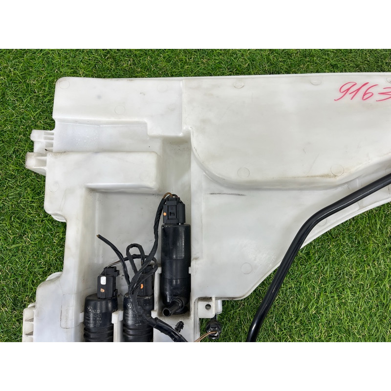 Бачок омывателя (кузов и элементы) BMW X5 E70 2011 3.0 N57 61677161477