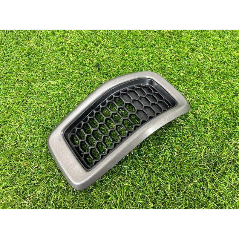 Решетка радиатора (наружные элементы кузова) Jeep Cherokee Trailhawk 2014 2.4 5RB21XS9AB