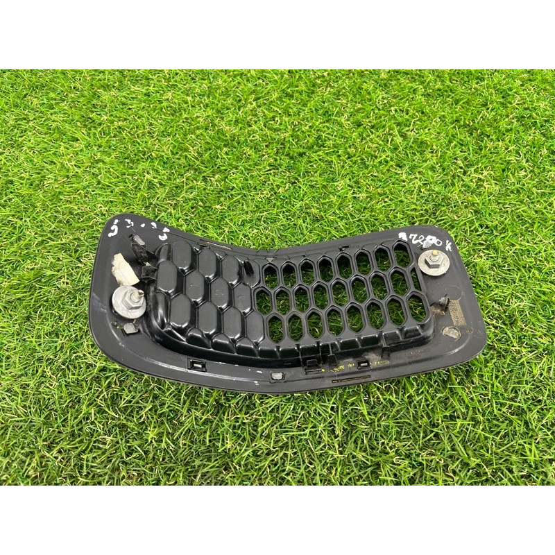 Решетка радиатора (наружные элементы кузова) Jeep Cherokee Trailhawk 2014 2.4 5RB21XS9AB