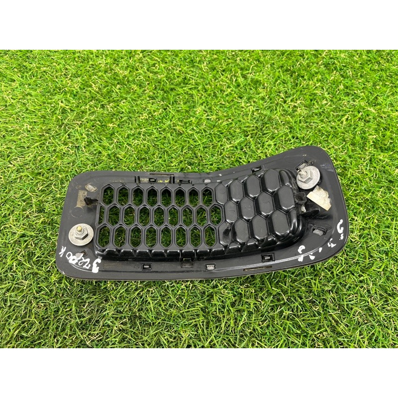 Решетка радиатора (наружные элементы кузова) Jeep Cherokee Trailhawk 2014 2.4 5RB21XS9AB