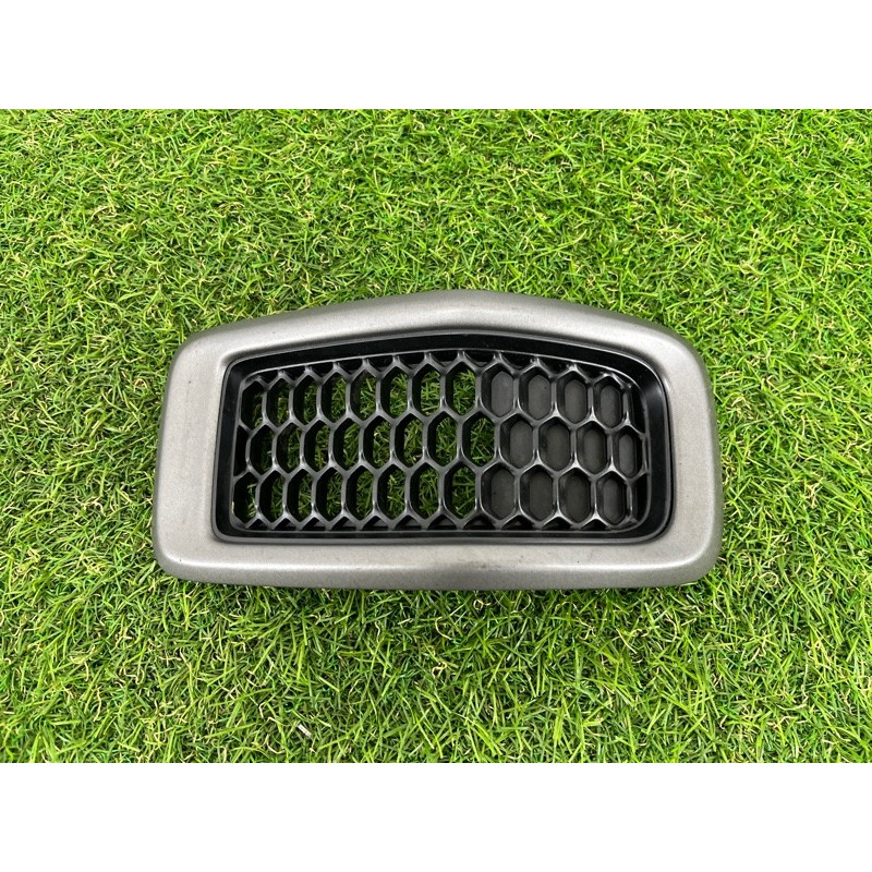 Решетка радиатора (наружные элементы кузова) Jeep Cherokee Trailhawk 2014 2.4 5RB21XS9AB