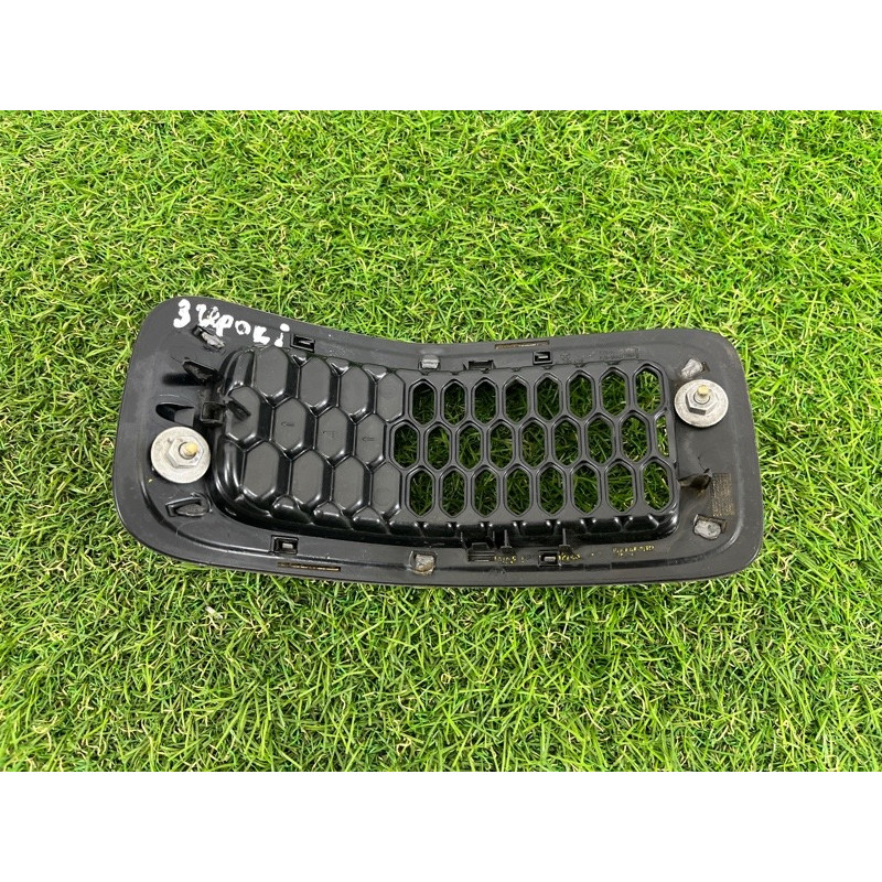 Решетка радиатора (наружные элементы кузова) Jeep Cherokee Trailhawk 2014 2.4 5RB21XS9AB