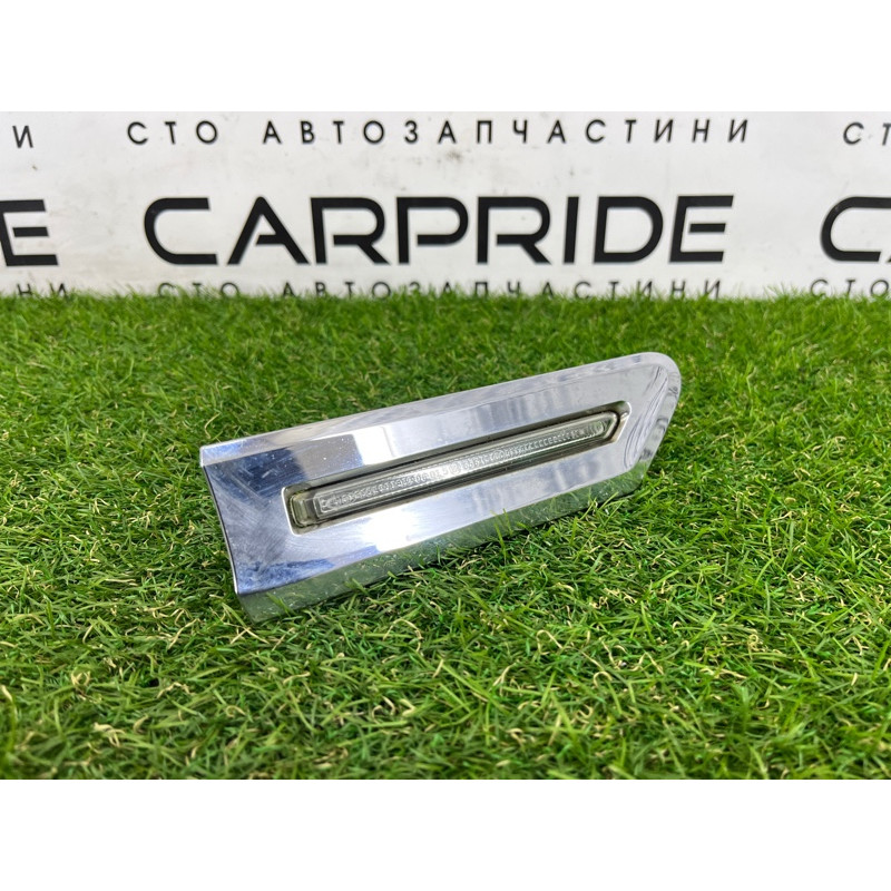 Повторитель поворота (оптика) BMW 7-series F02 2011 4.4 N63 63137203372