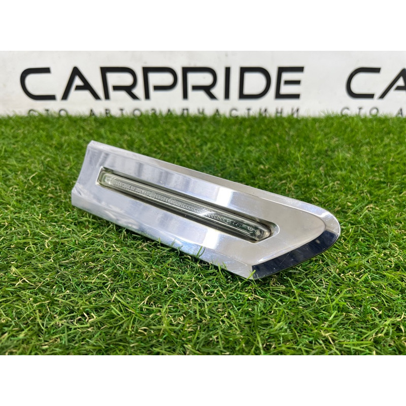 Повторитель поворота (оптика) BMW 7-series F02 2011 4.4 N63 63137203372