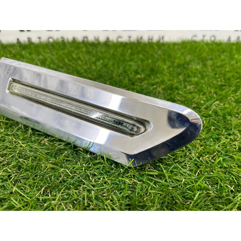 Повторитель поворота (оптика) BMW 7-series F02 2011 4.4 N63 63137203372