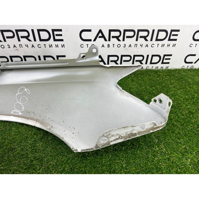 Крыло (наружные элементы кузова) AUDI A4 B8 2012 2.0 CAEB 8K0821105A