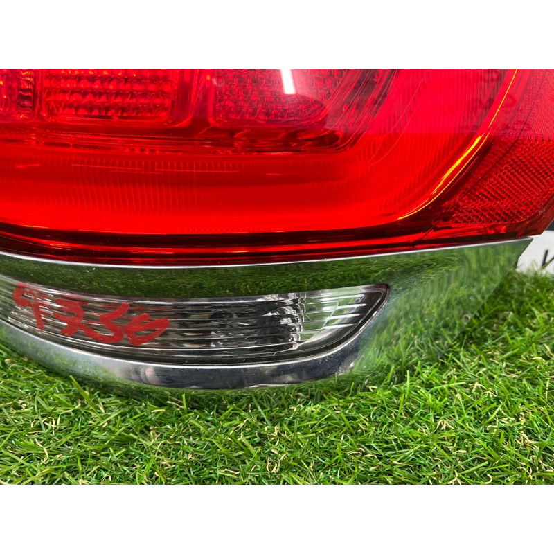 Задний фонарь (оптика) Jeep Grand Cherokee WK2 2014 3.0 Diesel EXF 68110016AC