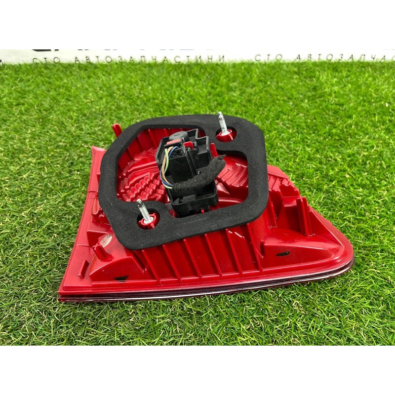 Задний фонарь (оптика) Volkswagen Touareg NF 2012 3.6 CGRA 7P6945094C