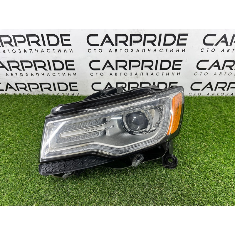Фара (оптика) Jeep Grand Cherokee WK2 2014 3.0 Diesel EXF 68111001AE