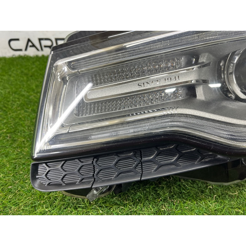 Фара (оптика) Jeep Grand Cherokee WK2 2014 3.0 Diesel EXF 68111001AE