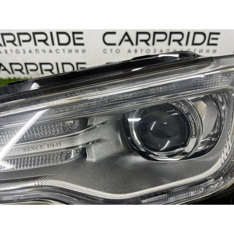 Фара (оптика) Jeep Grand Cherokee WK2 2014 3.0 Diesel EXF 68111001AE