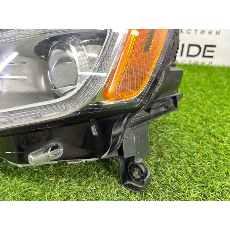 Фара (оптика) Jeep Grand Cherokee WK2 2014 3.0 Diesel EXF 68111001AE