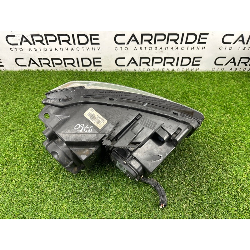 Фара (оптика) Jeep Grand Cherokee WK2 2014 3.0 Diesel EXF 68111001AE