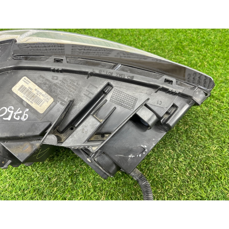 Фара (оптика) Jeep Grand Cherokee WK2 2014 3.0 Diesel EXF 68111001AE