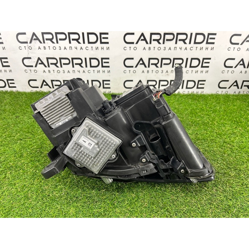 Фара (оптика) Jeep Grand Cherokee WK2 2014 3.0 Diesel EXF 68111001AE