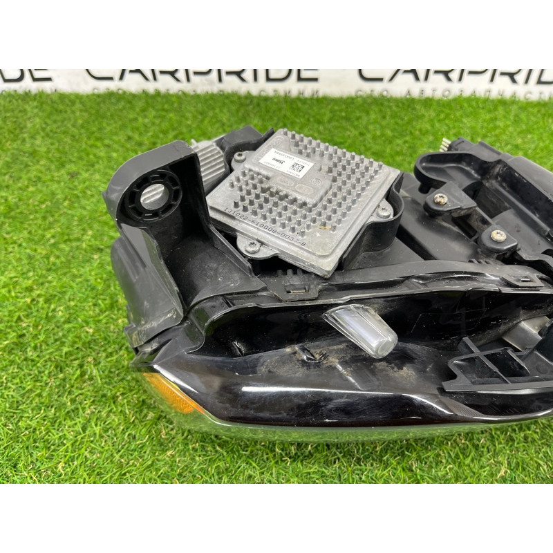 Фара (оптика) Jeep Grand Cherokee WK2 2014 3.0 Diesel EXF 68111001AE