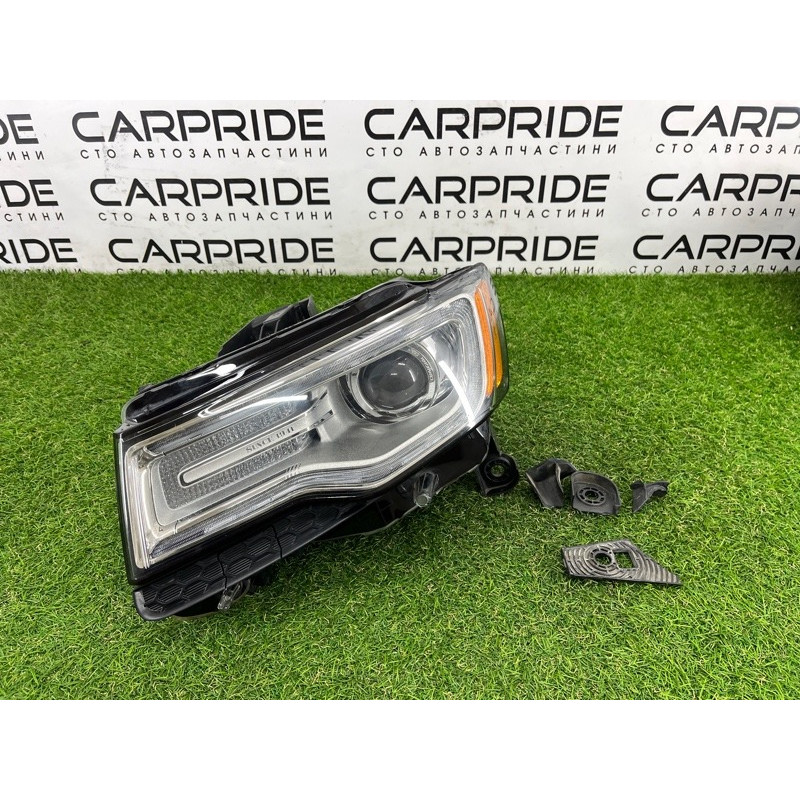 Фара (оптика) Jeep Grand Cherokee WK2 2014 3.0 Diesel EXF 68111001AE