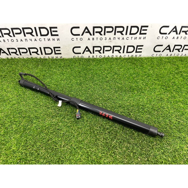 Привод двери багажника (электрика) Volkswagen Touareg NF 2013 3.6 7P6827851FIIT