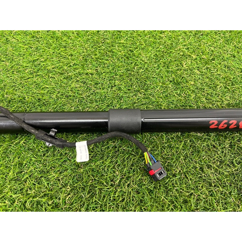 Привод двери багажника (электрика) Volkswagen Touareg NF 2013 3.6 7P6827851FIIT