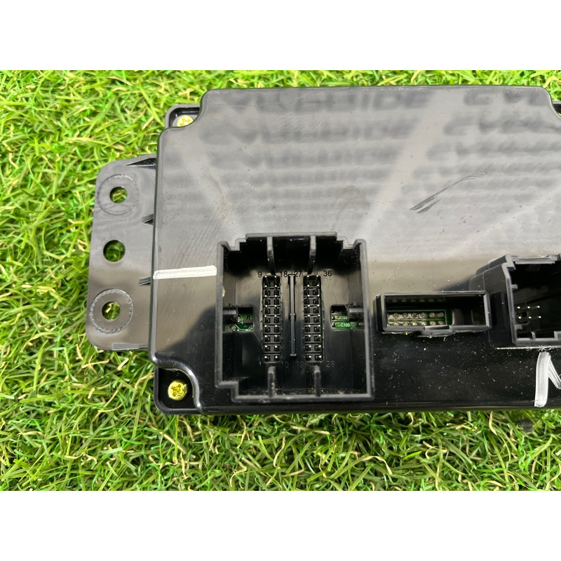 Блок управления климат-контролем (электрика / блок управления) Jeep Grand Cherokee WK2 2014 3.0 Diesel EXF 68110610AK