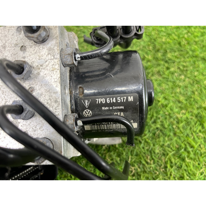 Блок abs (тормозная система) Volkswagen Touareg NF 2013 3.6 7P0614517M