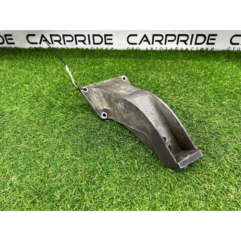 Кронштейн подушки двигателя (кронштейны двигателя) BMW 5-series E39 22111092973