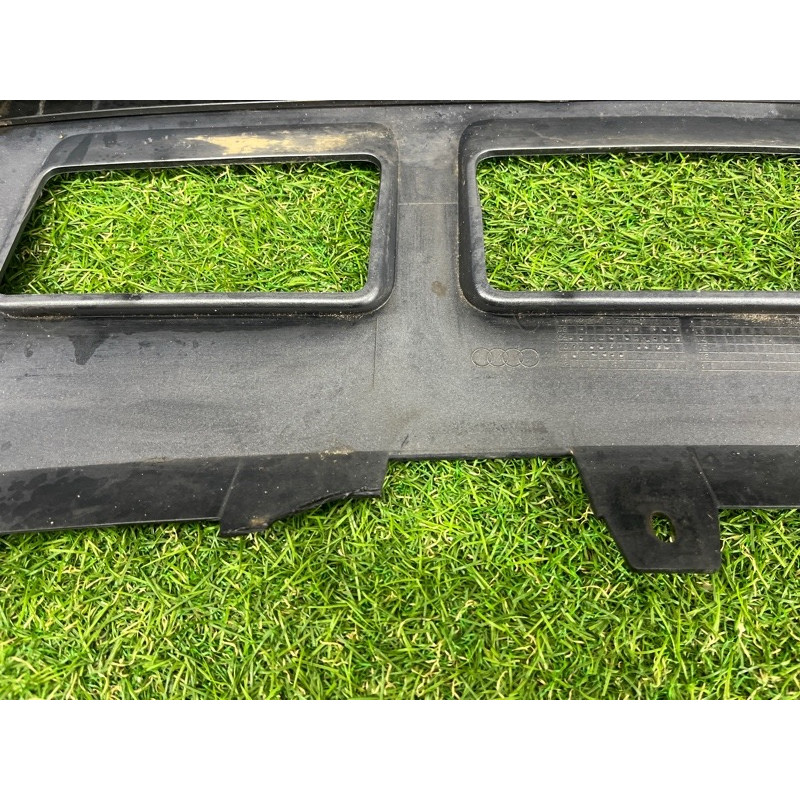 Бампер (наружные элементы кузова) AUDI Q5 8R 2012 3.2 CALB 8R0807105CGRU