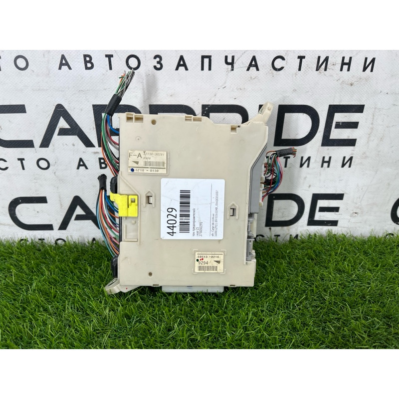 Блок предохранителей (электрика) Lexus GS S190 2006 8273030291