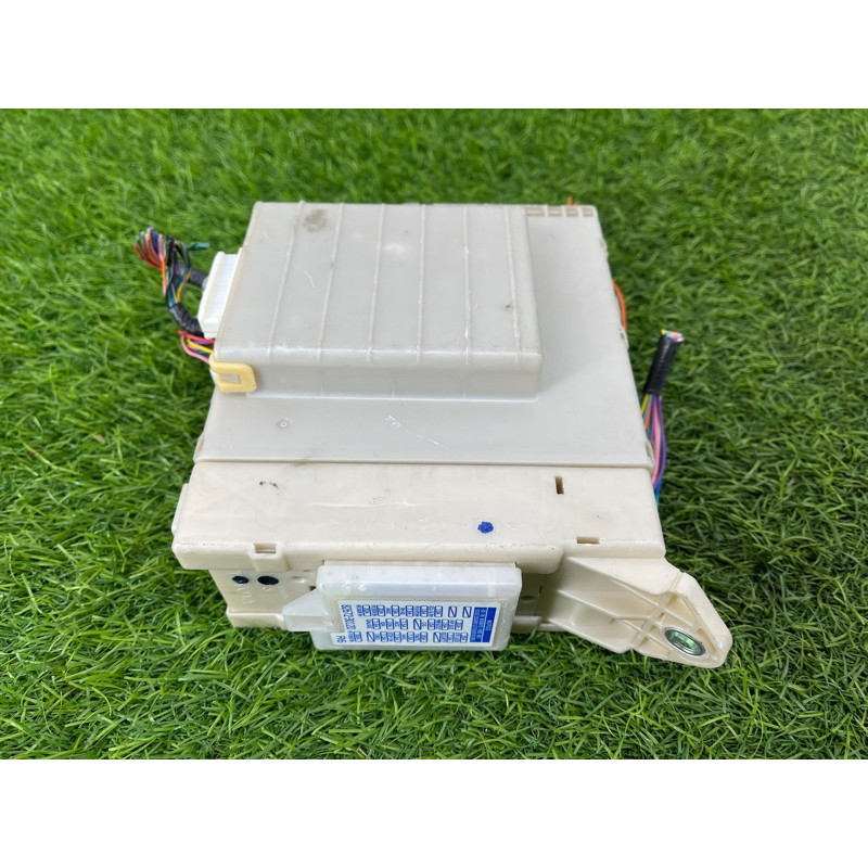 Блок предохранителей (электрика) Lexus GS S190 2006 8273030291