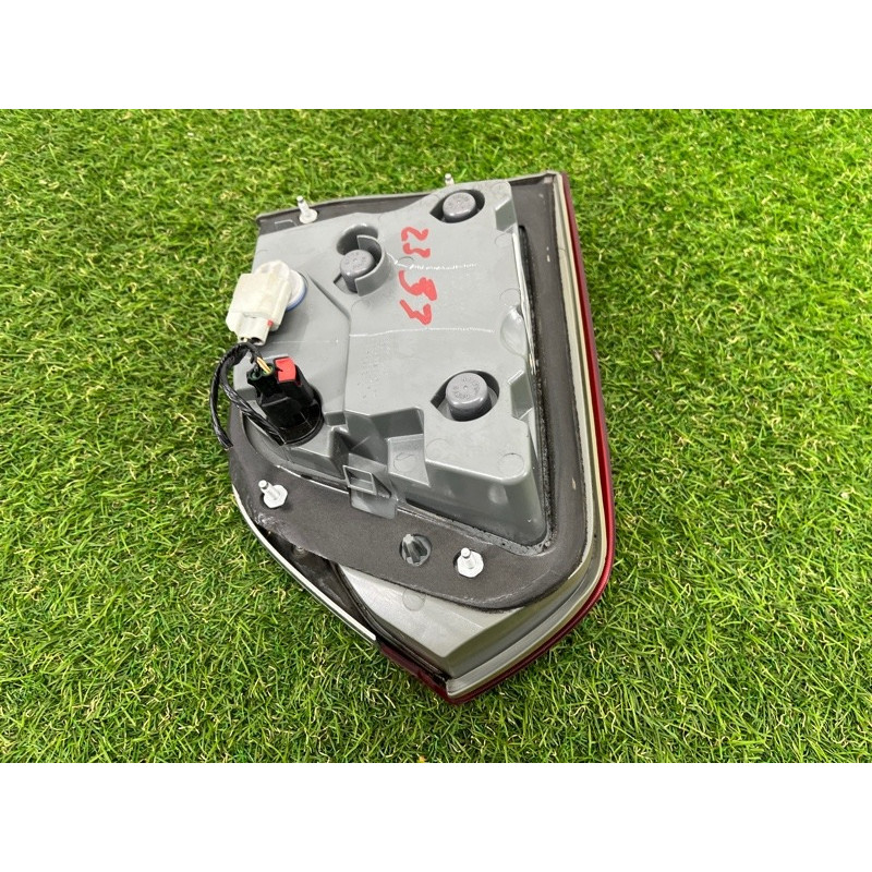 Задний фонарь (оптика) Jeep Grand Cherokee WK2 2017 68110046AD