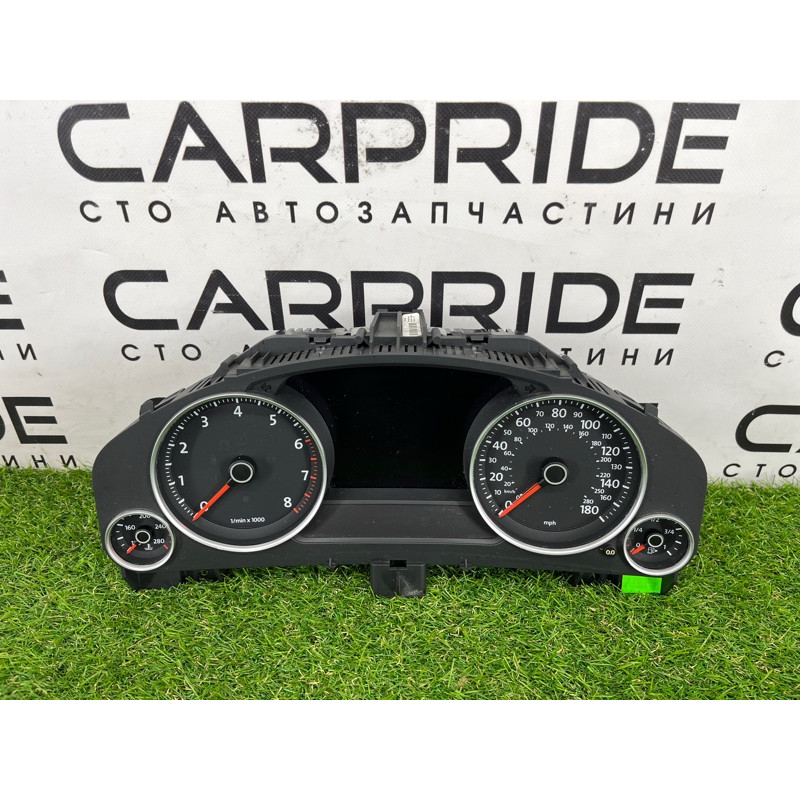 Панель приборов (салон) Volkswagen Touareg NF 2012 3.6 CGRA 7P6920981E