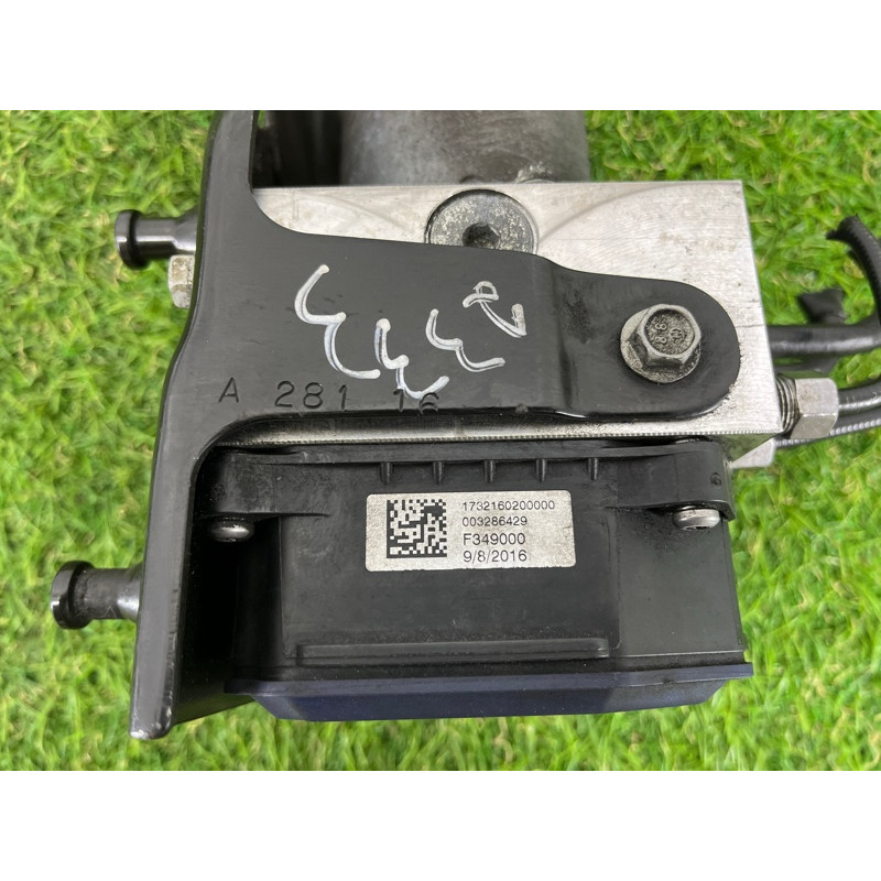 Блок abs (тормозная система) Jeep Grand Cherokee WK2 2017 68085397AB