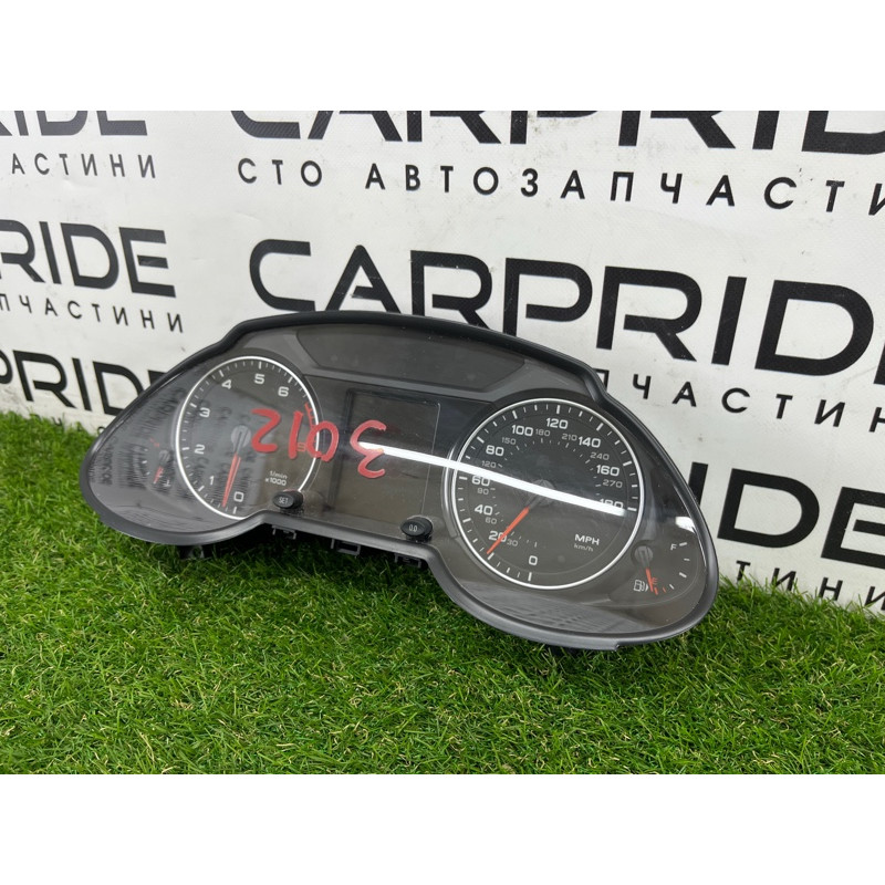 Панель приборов (салон) AUDI Q5 8R 2012 3.2 CALB 8R0920981G