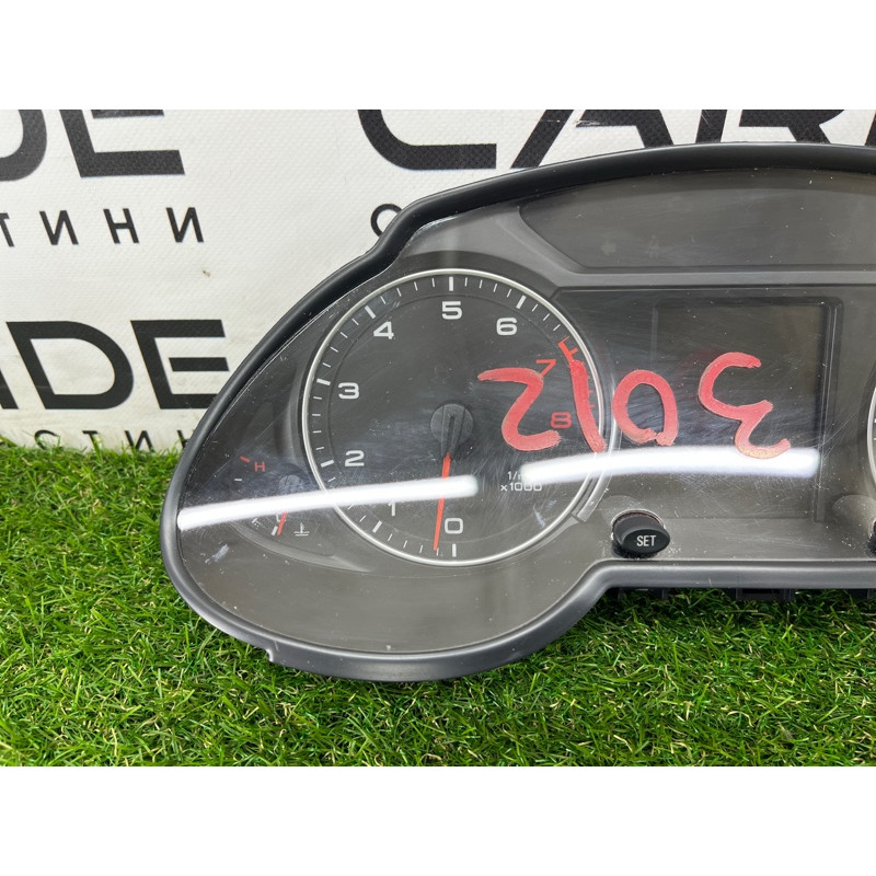 Панель приборов (салон) AUDI Q5 8R 2012 3.2 CALB 8R0920981G