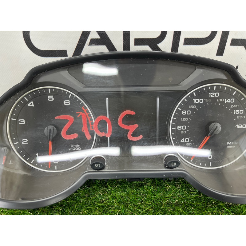 Панель приборов (салон) AUDI Q5 8R 2012 3.2 CALB 8R0920981G