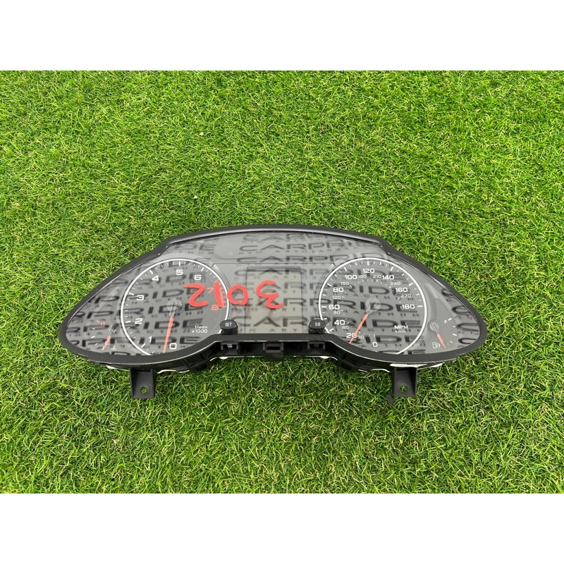 Панель приборов (салон) AUDI Q5 8R 2012 3.2 CALB 8R0920981G