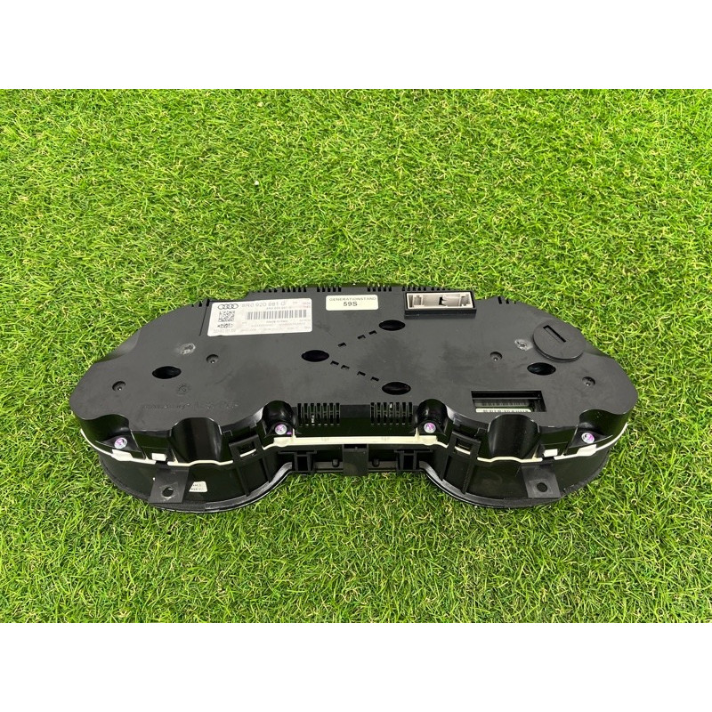 Панель приборов (салон) AUDI Q5 8R 2012 3.2 CALB 8R0920981G