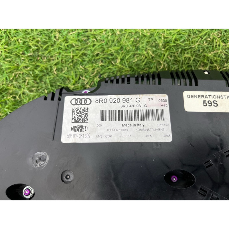 Панель приборов (салон) AUDI Q5 8R 2012 3.2 CALB 8R0920981G