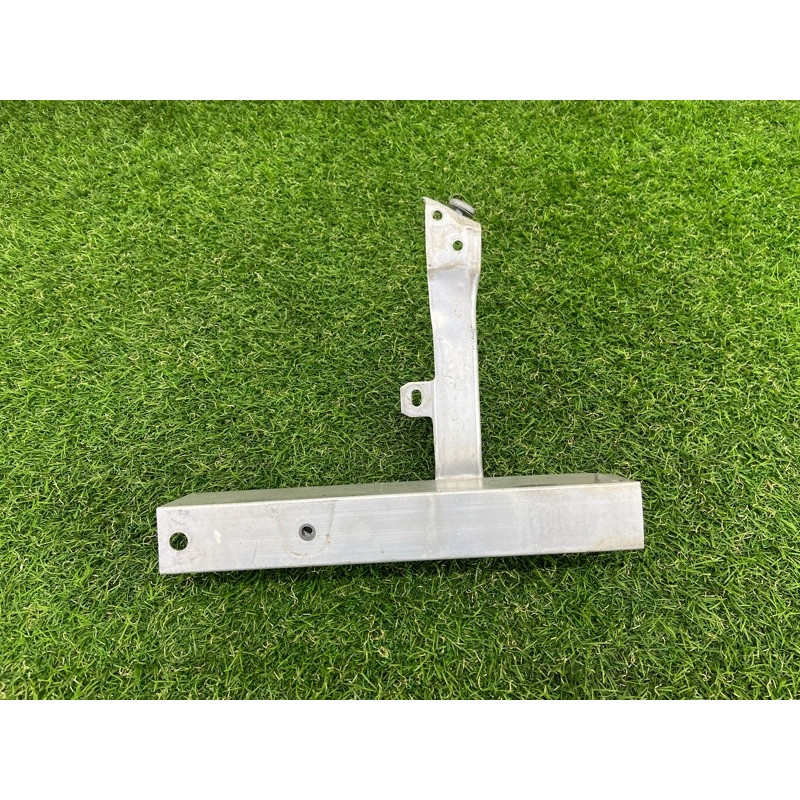 Кронштейн усилителя бампера (стекла и зеркала) BMW 7-series F02 2011 4.4 N63 51117273400