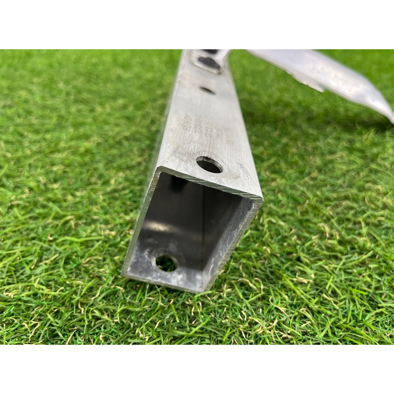 Кронштейн усилителя бампера (стекла и зеркала) BMW 7-series F02 2011 4.4 N63 51117273400