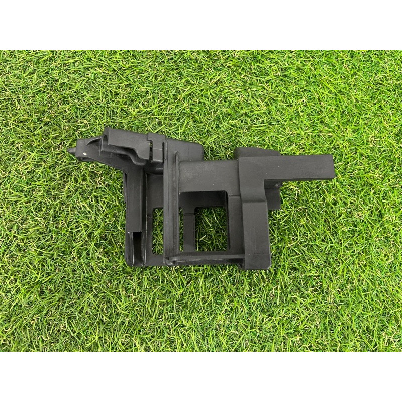 Кронштейн радиатора гидроусилителя (кронштейны двигателя) BMW 7-series F02 2011 4.4 N63 17117576829