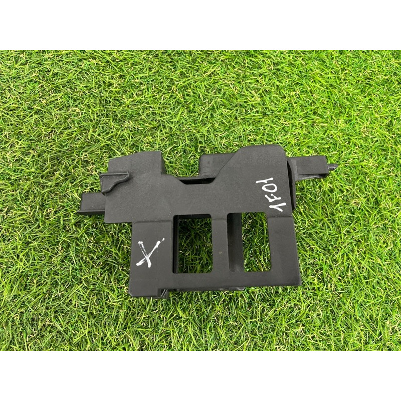 Кронштейн радиатора гидроусилителя (кронштейны двигателя) BMW 7-series F02 2011 4.4 N63 17117576829