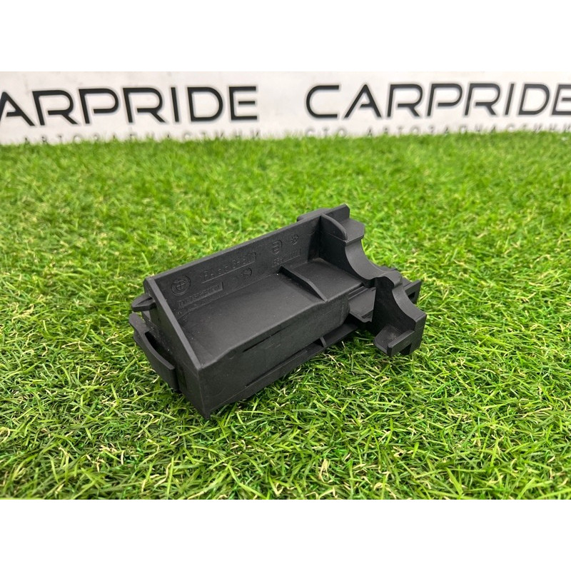 Кронштейн радиатора гидроусилителя (кронштейны двигателя) BMW 7-series F02 2011 4.4 N63 17117576828