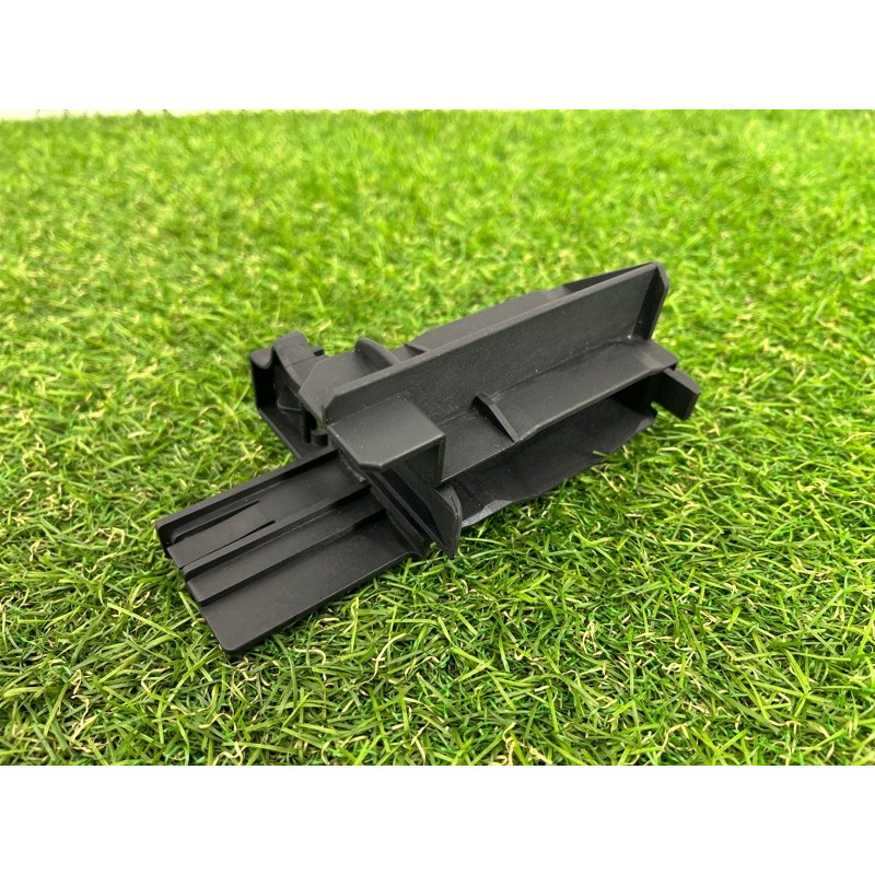 Кронштейн радиатора гидроусилителя (кронштейны двигателя) BMW 7-series F02 2011 4.4 N63 17117576828