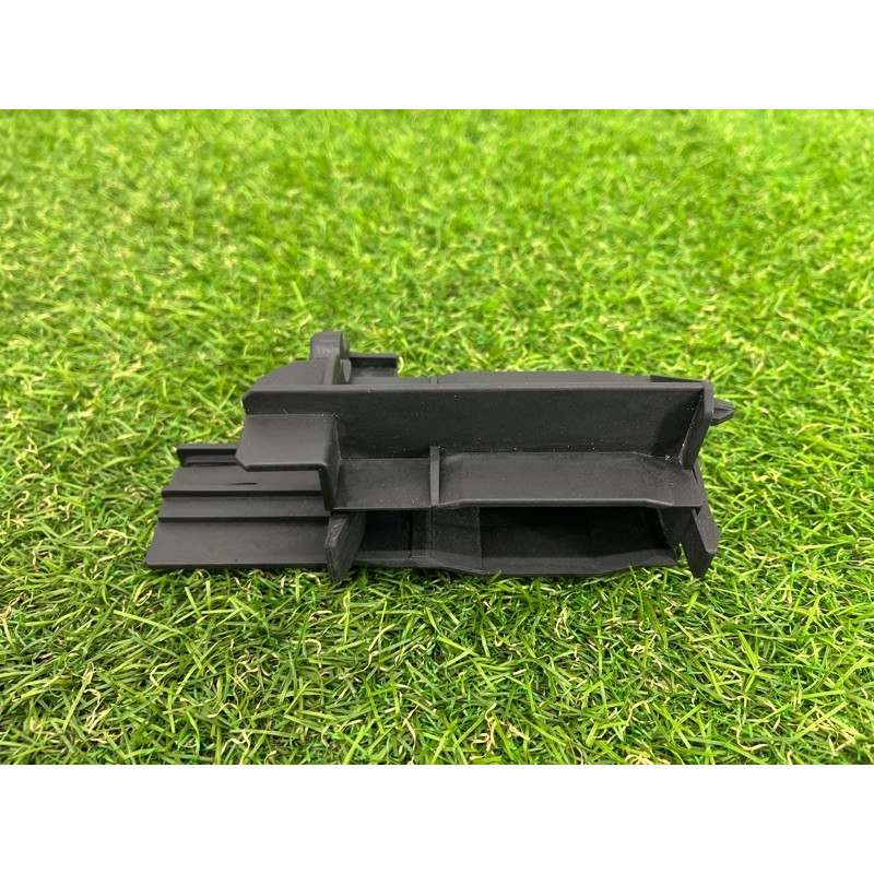 Кронштейн радиатора гидроусилителя (кронштейны двигателя) BMW 7-series F02 2011 4.4 N63 17117576828