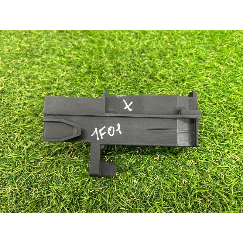 Кронштейн радиатора гидроусилителя (кронштейны двигателя) BMW 7-series F02 2011 4.4 N63 17117576828