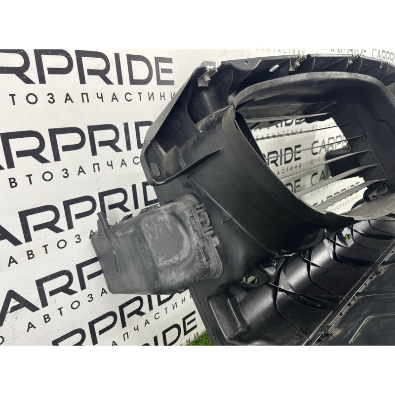 Диффузор радиатора (кузов и элементы) BMW 7-series F02 2011 4.4 N63 51747183854