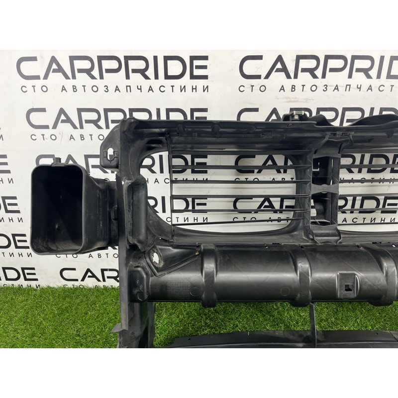 Диффузор радиатора (кузов и элементы) BMW 7-series F02 2011 4.4 N63 51747183854