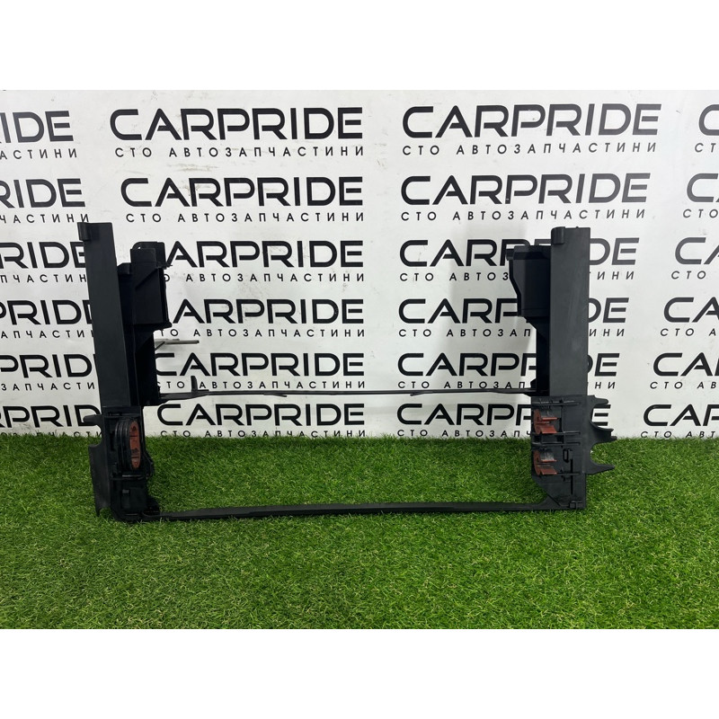 Рамка радиатора (кузов и элементы) BMW 5-series Gran Turismo F07 2011 3.0 N55B30 17117804617